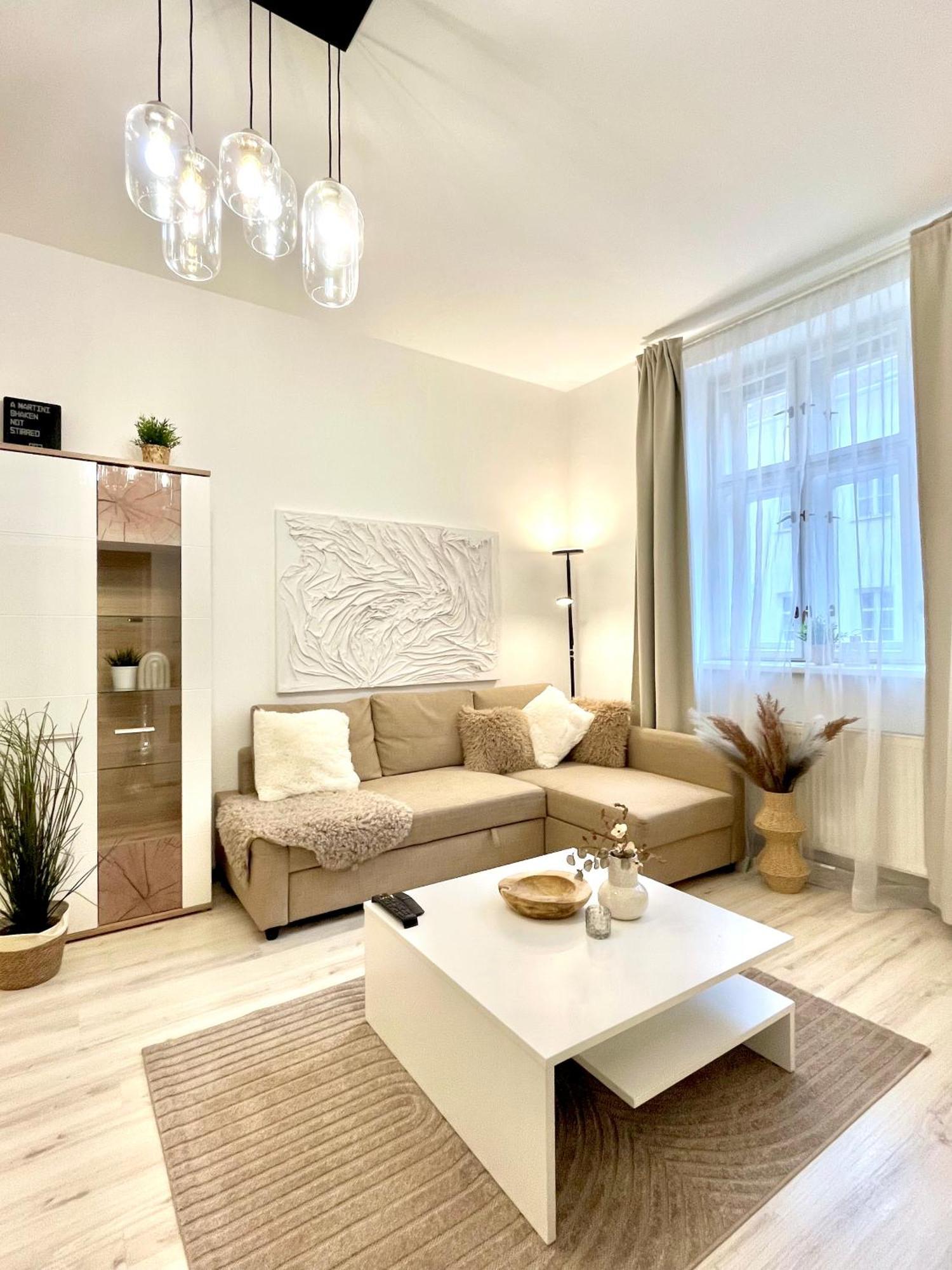 James Bond Apartment Old Town Bratysława Zewnętrze zdjęcie