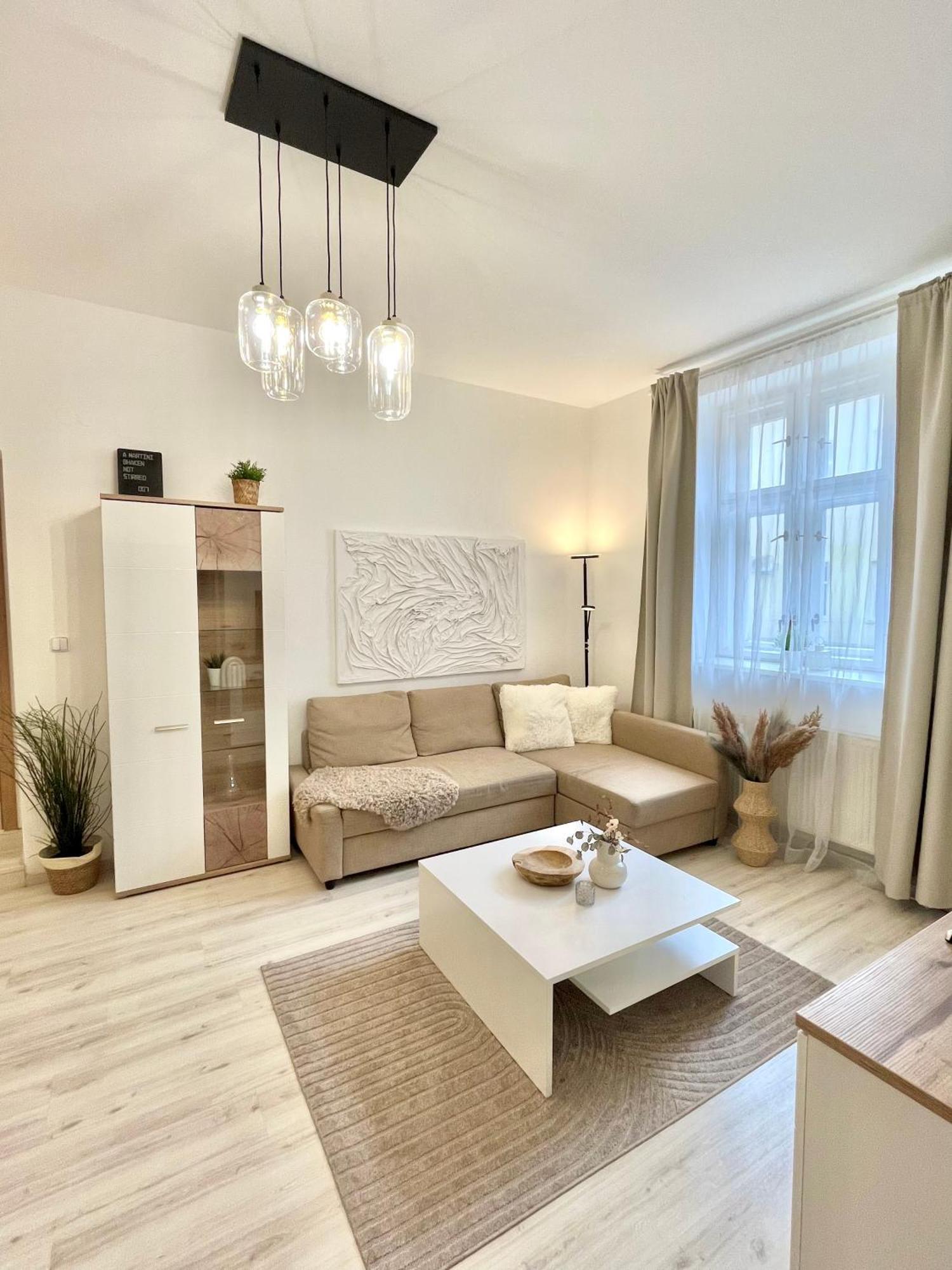 James Bond Apartment Old Town Bratysława Zewnętrze zdjęcie