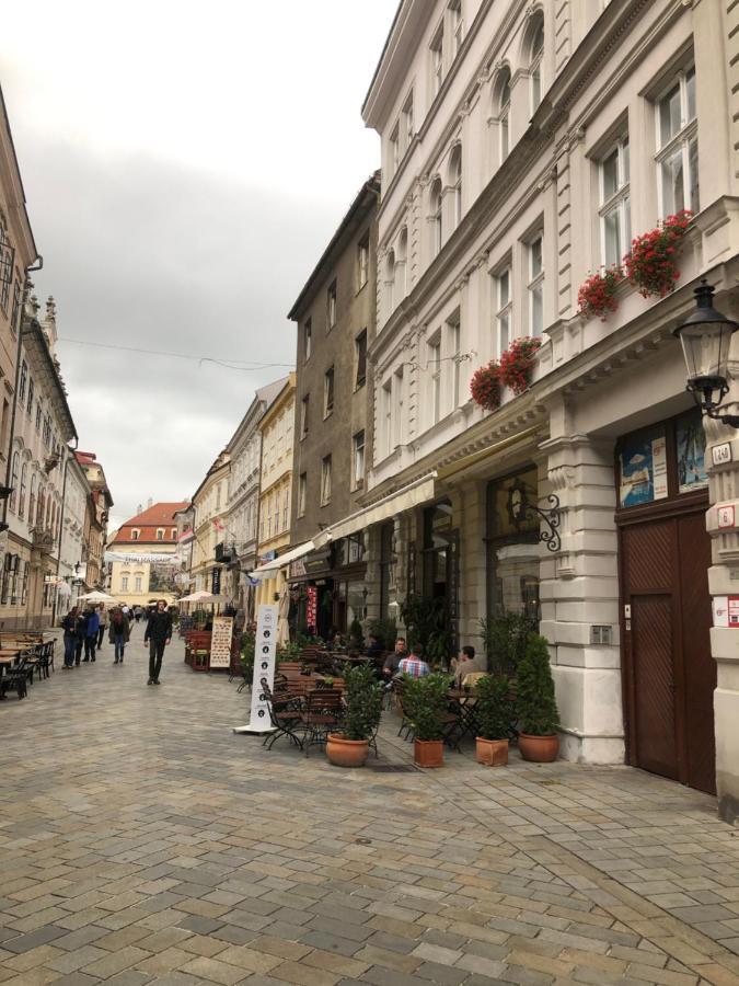 James Bond Apartment Old Town Bratysława Zewnętrze zdjęcie